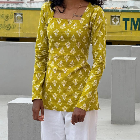 Thulasi Cinch Full Sleeve Short Kurti